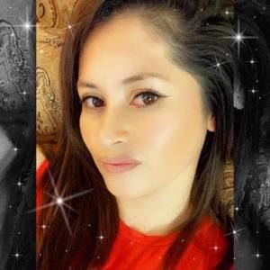 Meet your Posher, Isabel